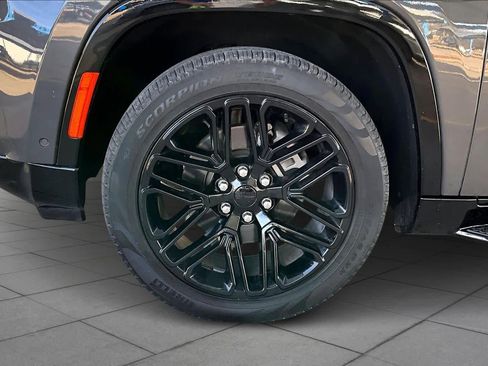 Used 2023 Jeep Wagoneer Series II image 11