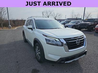 Used 2023 Nissan Pathfinder SL