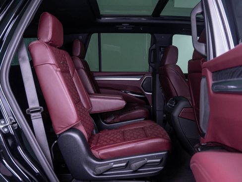 Used 2026 Cadillac Escalade Luxury w/ Touring Package AWD/4WD image 13