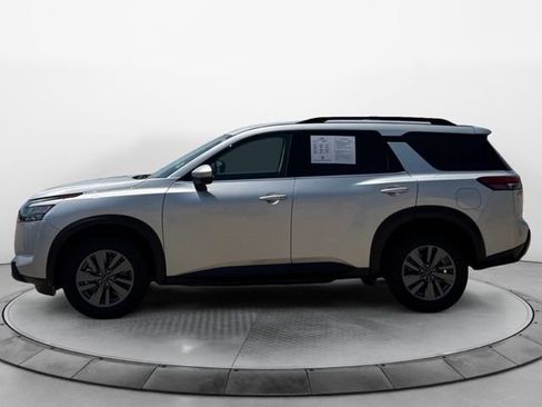 Used 2025 Nissan Pathfinder SV AWD/4WD image 6