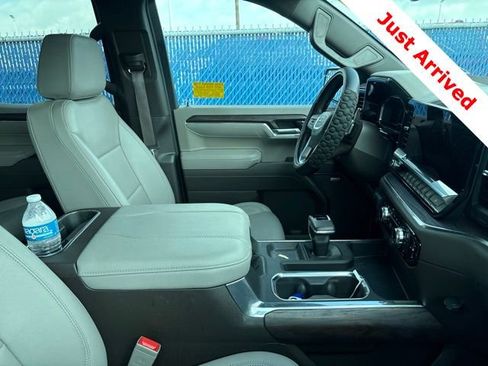 Used 2025 GMC Sierra 1500 SLT w/ SLT Premium Package AWD/4WD image 12