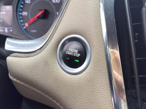 Used 2023 Chevrolet Traverse LS AWD/4WD image 26