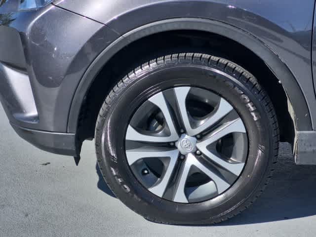Used 2018 Toyota RAV4 LE w/ All Weather Liner Package AWD/4WD image 13