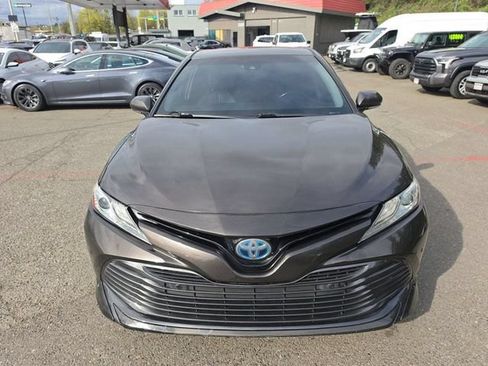 Used 2018 Toyota Camry XLE FWD image 21