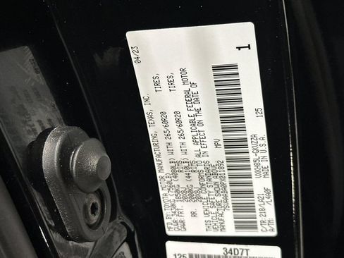 Used 2023 Toyota Sequoia Platinum AWD/4WD image 38