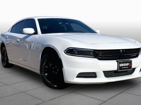 Used 2022 Dodge Charger SXT RWD image 3