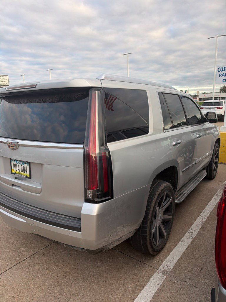 Used 2016 Cadillac Escalade Luxury AWD/4WD image 7
