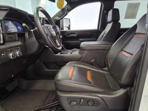 Used 2025 GMC Sierra 2500 AT4 AWD/4WD image 13