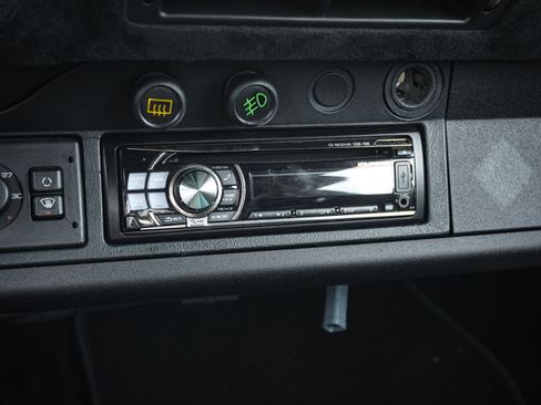Used 1990 Porsche 911 Carrera RWD image 27