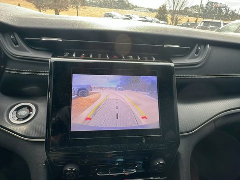 Used 2023 Jeep Grand Cherokee Altitude image 31