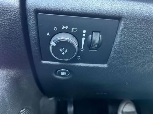 Used 2018 Jeep Grand Cherokee Limited w/ Luxury Group II image 36