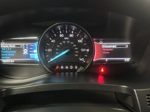 Used 2018 Ford Explorer Limited w/ Equipment Group 301A FWD image 10