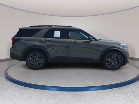 Used 2026 Ford Explorer ST w/ Sun And Sound Package AWD/4WD image 4
