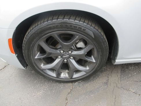 Used 2023 Chrysler 300 Touring w/ Sport Appearance Package RWD image 14