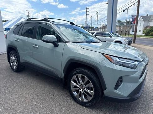 Used 2023 Toyota RAV4 XLE Premium AWD/4WD image 4
