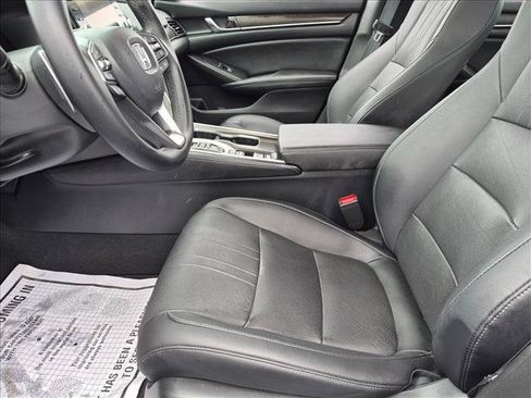 Used 2020 Honda Accord Touring image 16
