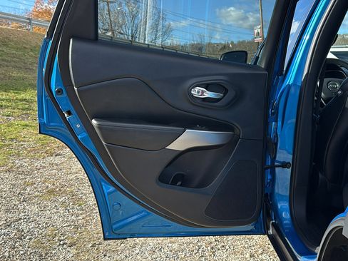 Certified 2022 Jeep Cherokee Latitude Lux image 24