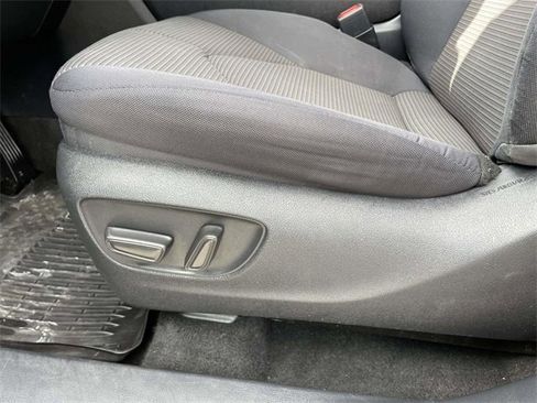 Used 2023 Toyota Highlander LE image 21