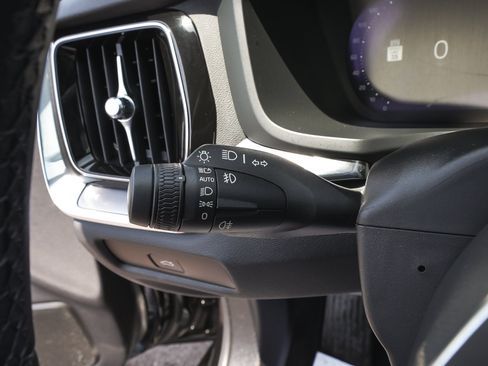 Used 2024 Volvo S60 B5 Core AWD/4WD image 20