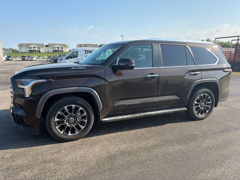 Used 2024 Toyota Sequoia Limited AWD/4WD image 1