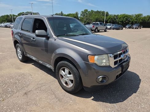 Used 2011 Ford Escape XLT AWD/4WD image 6
