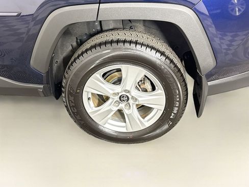 Used 2020 Toyota RAV4 XLE w/ All Weather Liner Package AWD/4WD image 25