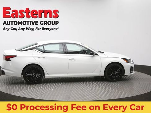 Used 2024 Nissan Altima 2.5 SR FWD image 44