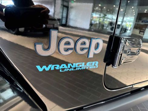 Used 2021 Jeep Wrangler Unlimited Rubicon 4xe w/ Cold Weather Group AWD/4WD image 38