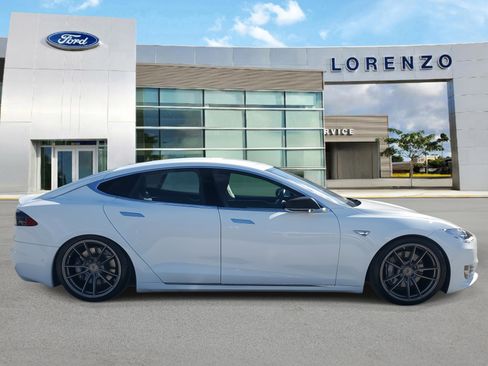 Used 2016 Tesla Model S 90D image 4