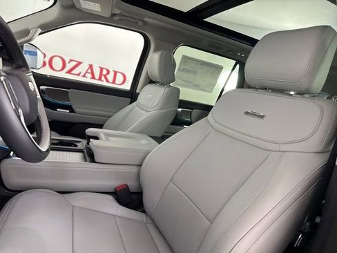 New 2025 Ford Expedition Max Platinum w/ Driver's Package image 13