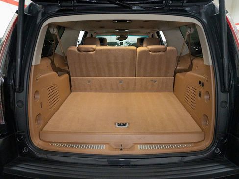 Used 2016 Cadillac Escalade ESV Platinum image 34