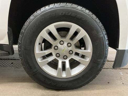 Used 2019 Chevrolet Suburban LT image 37