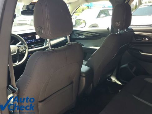 Used 2025 Chevrolet TrailBlazer LT w/ Driver Confidence Package FWD image 12