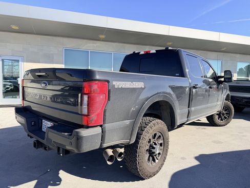 Used 2022 Ford F350 Lariat w/ Tremor Off-Road Package image 4