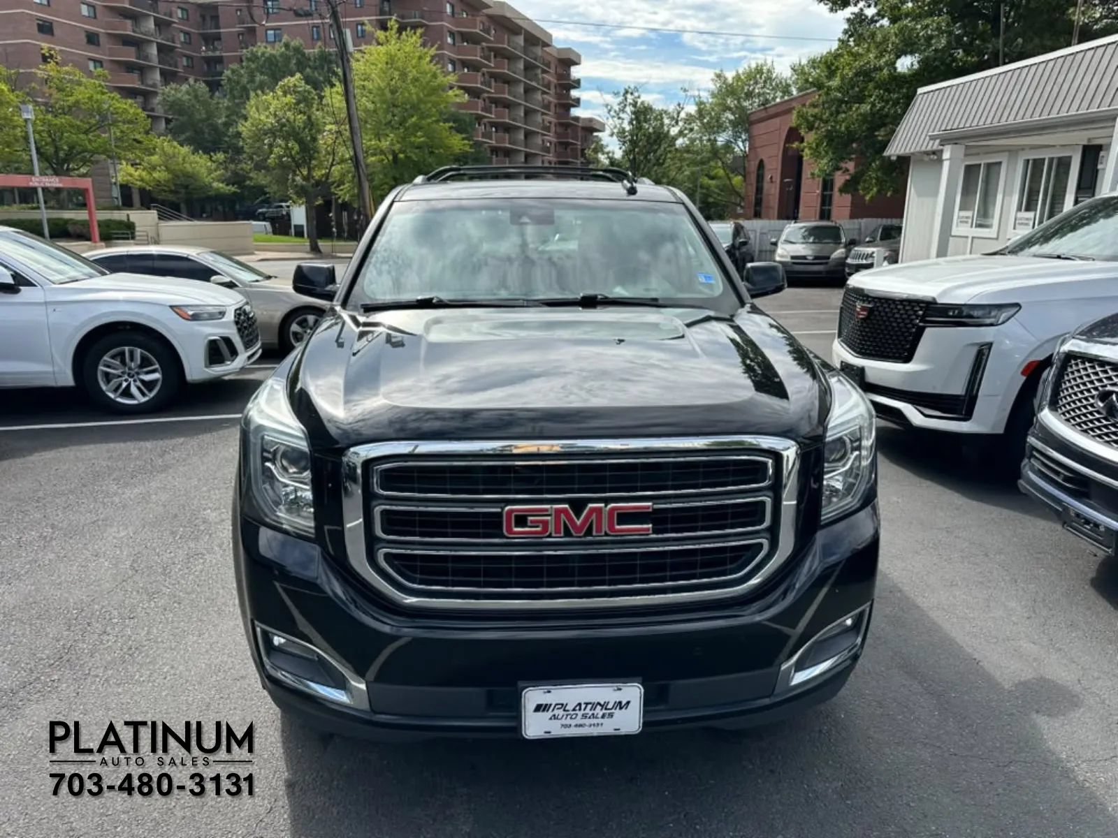Used 2019 GMC Yukon XL SLT w/ HD Trailering Package AWD/4WD image 4