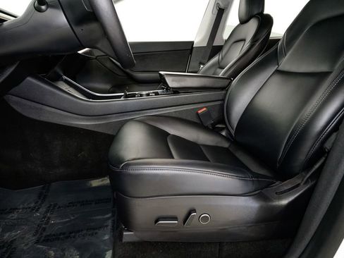 Used 2021 Tesla Model Y Long Range image 10