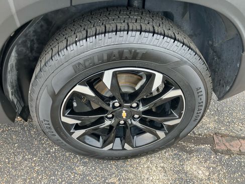 Used 2021 Chevrolet TrailBlazer LT w/ Convenience Package FWD image 6