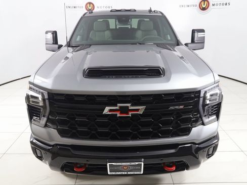 Used 2025 Chevrolet Silverado 2500 ZR2 image 51