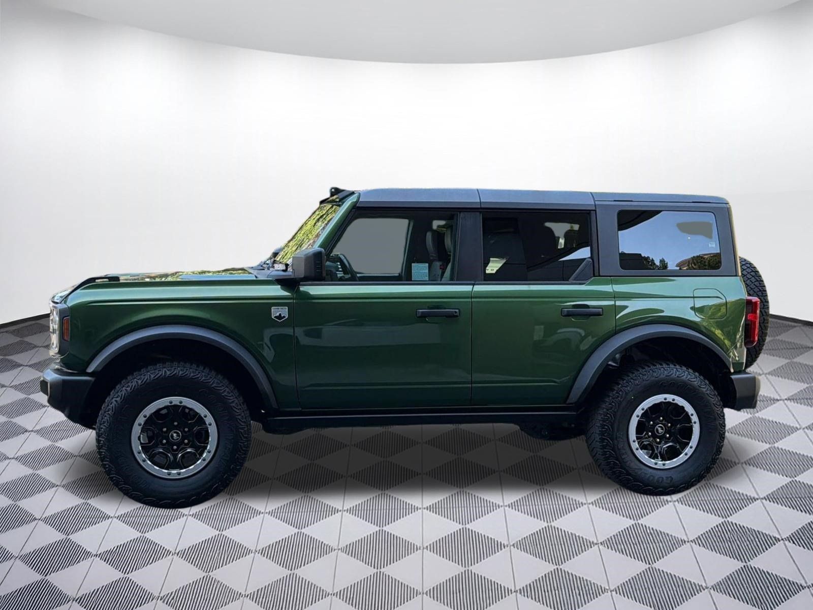Used 2023 Ford Bronco Big Bend w/ Sasquatch Package AWD/4WD image 2