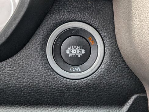 Used 2019 RAM 1500 Laramie w/ Sport Appearance Package AWD/4WD image 26