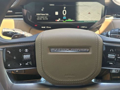Certified 2025 Land Rover Range Rover SE AWD/4WD image 15