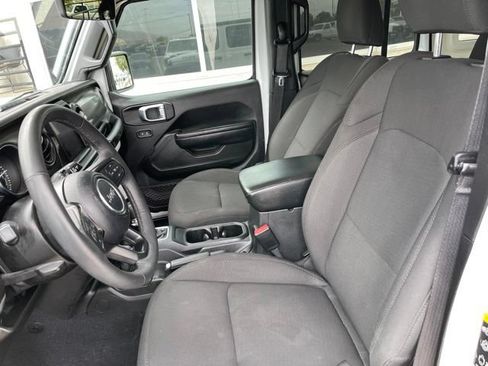 Used 2023 Jeep Wrangler Unlimited w/ Cold Weather Group AWD/4WD image 10