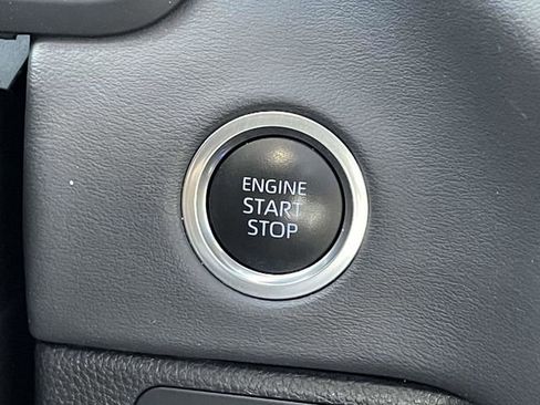 Used 2024 Toyota Tundra Platinum image 27