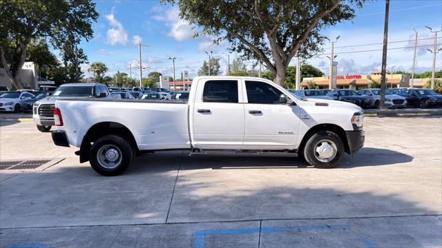 Used 2022 RAM 3500 Tradesman RWD image 11