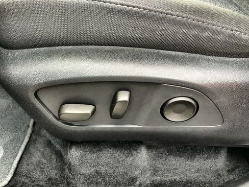 Used 2025 GMC Acadia Elevation image 12