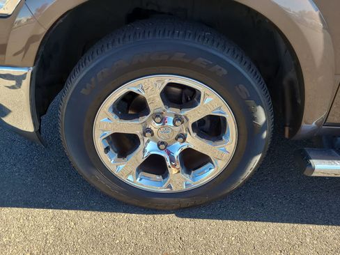 Used 2018 RAM 1500 Laramie w/ Convenience Group image 16