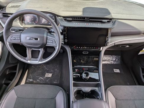 New 2026 Jeep Grand Cherokee L 4WD image 11