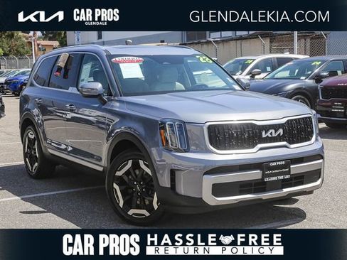 Certified 2023 Kia Telluride EX w/ EX Captain's Chair Package FWD image 1