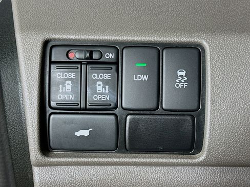 Used 2014 Honda Odyssey EX-L image 17