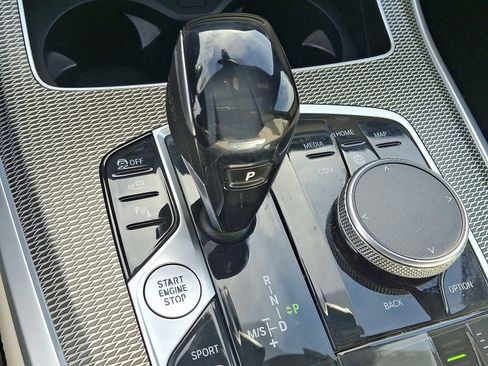 Used 2021 BMW X5 xDrive40i w/ M Sport Package image 15